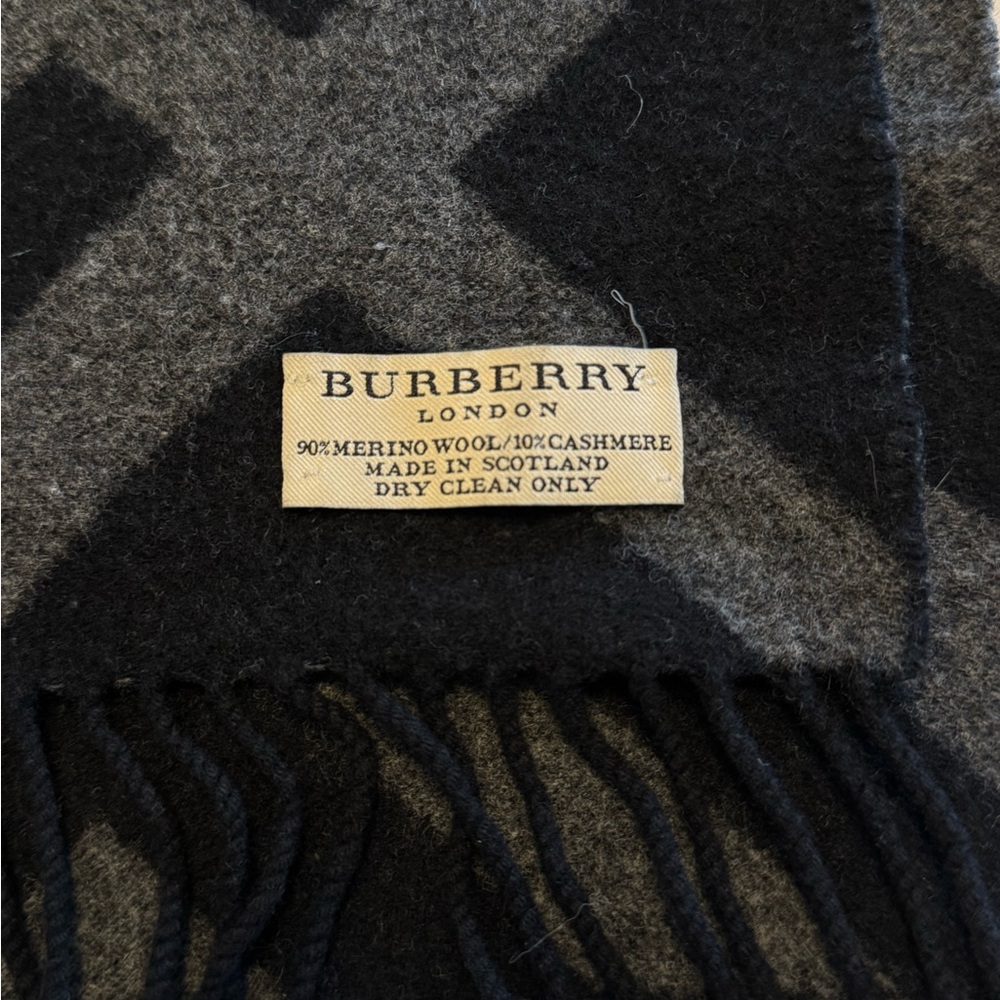 Burberry Black and Gray Wool Cashmere Scarf